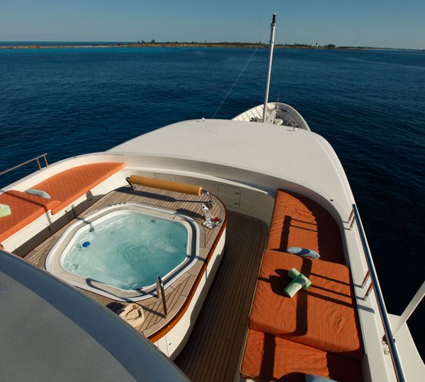 Sundeck Spa Pool Image Gallery Luxury Yacht Browser By Charterworld Superyacht Charter